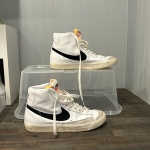 Women’s Nike Blazer Mid 77 High Top Sneaker